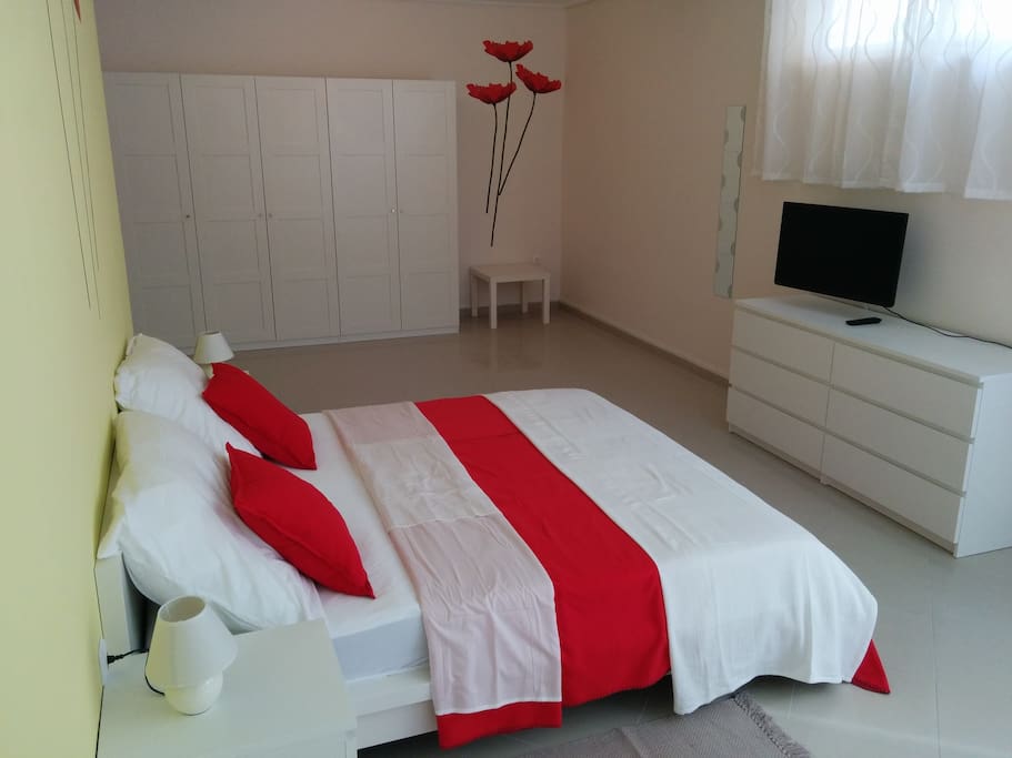 Schlafzimmer 1