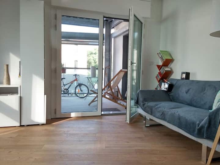 The flat was nice but the block. Issy les moulineaux панельные дома. nice flat.