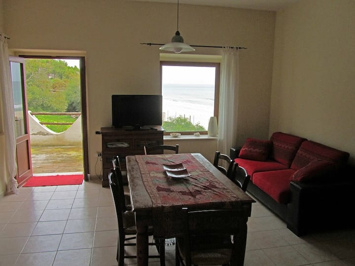 Всекидневна - всекидневна с изглед към морето