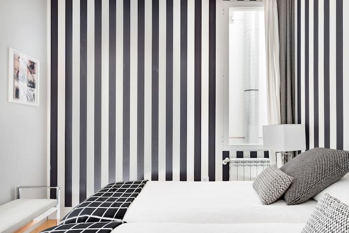 Incredible 2 bedroom apartment in city center. 1B. gallery image 5