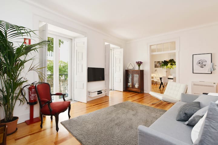 Charming Apartment in Lisbon Historic Center