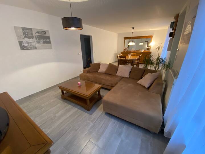 Maison Entière 3 Ch - 2 Sdb Cour Et Jardin Clos - Ardennes