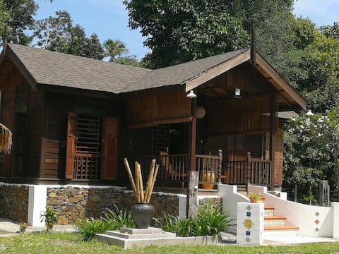D' Bambusa Vulgaris Lodge - Malay House (Studio)