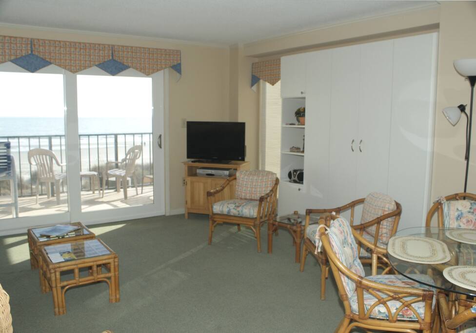Chair,Furniture,Indoors,Room,Reception Room