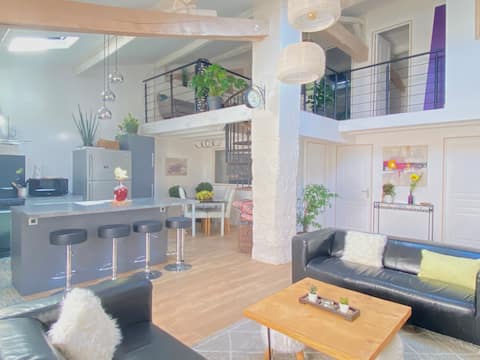 Tastefully renovated barn!