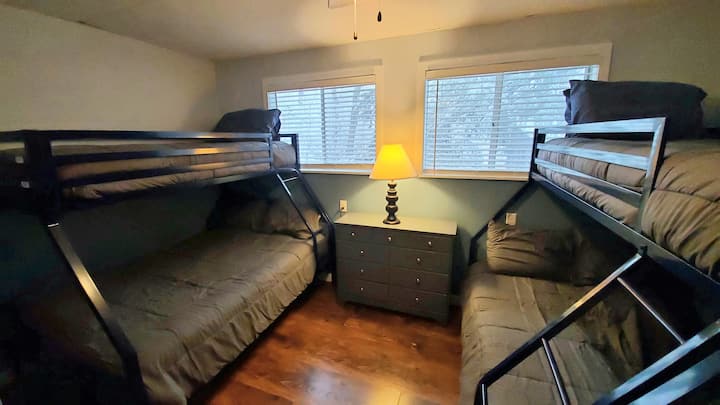 Dva blizanca na svim krevetima