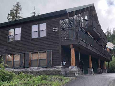 Tamarack Lodge-Mt Hood Ski Chalet Sleeps up to 12