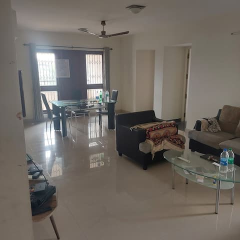 2 cozy BHK in the center of city
