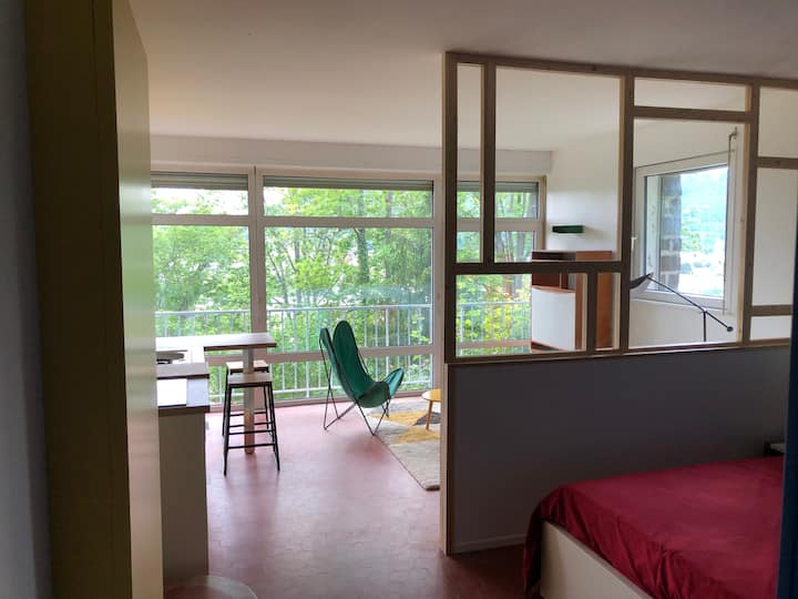 Obývačka zo spálne, výnimočný výhľad na prírodu