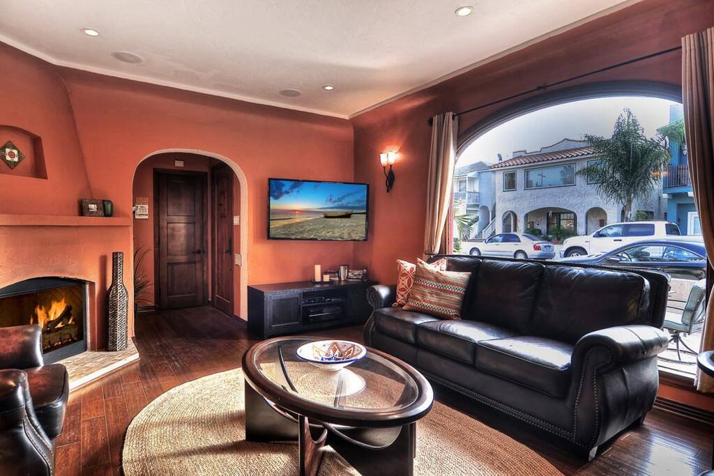 Welcome to your vacation home in Long Beach, CA!