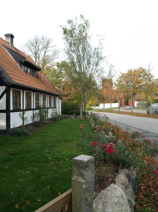Facade og forhave