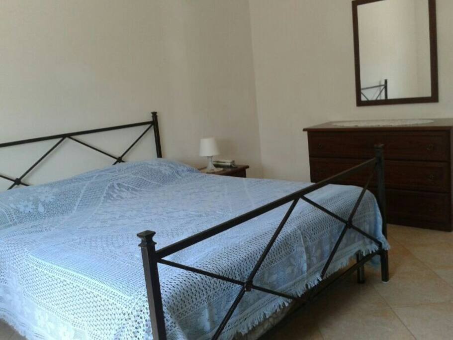 1. Schlafzimmer mit Doppelbett