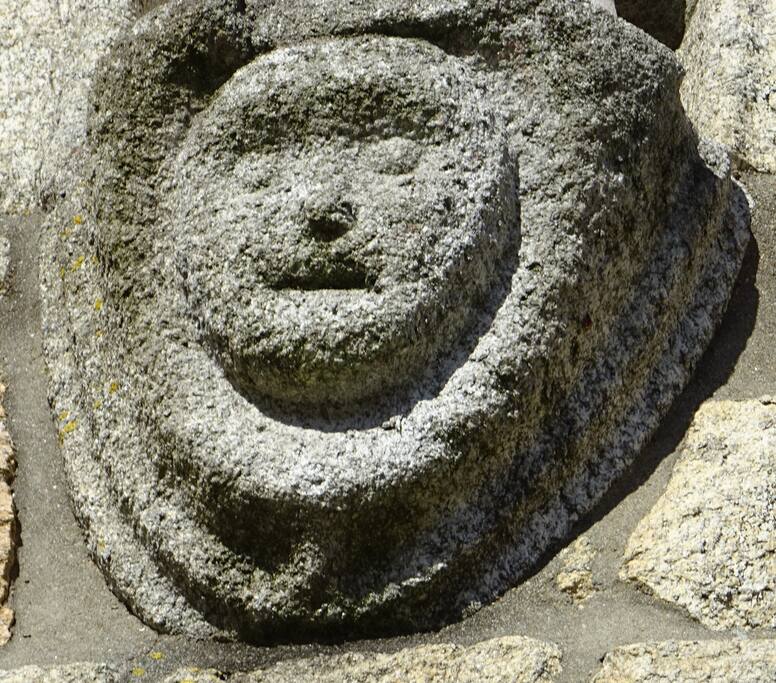 Je veille sur le village depuis 300 ans