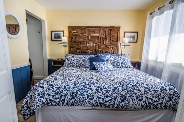 King size comfort on a king size Lake!