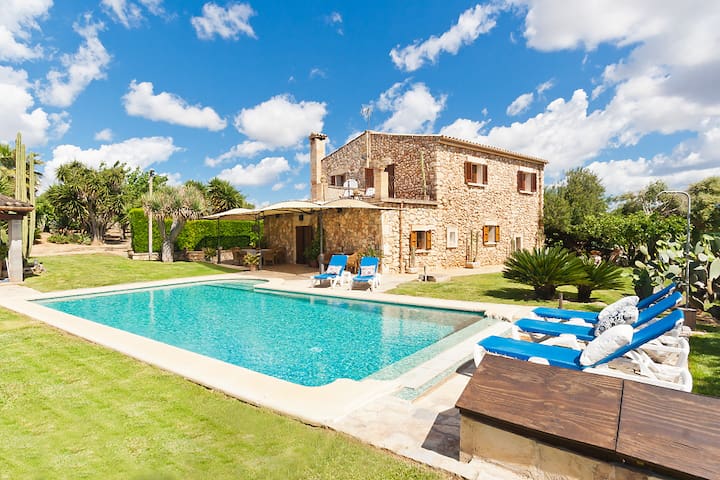 Finca Can Fonoll, cottage with pool and wifi