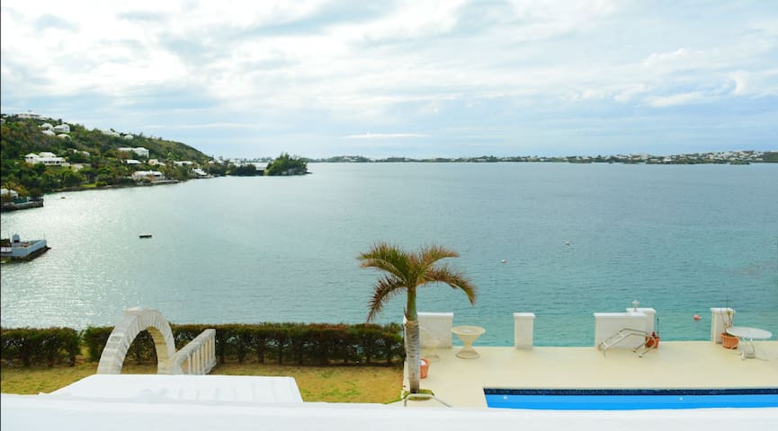 1 Bedroom With View Near Beach!!!