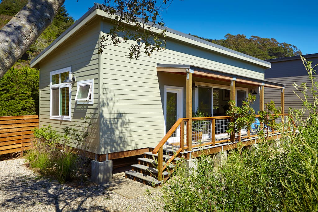 Contemporary Beach Cottage Houses  for Rent in Stinson 