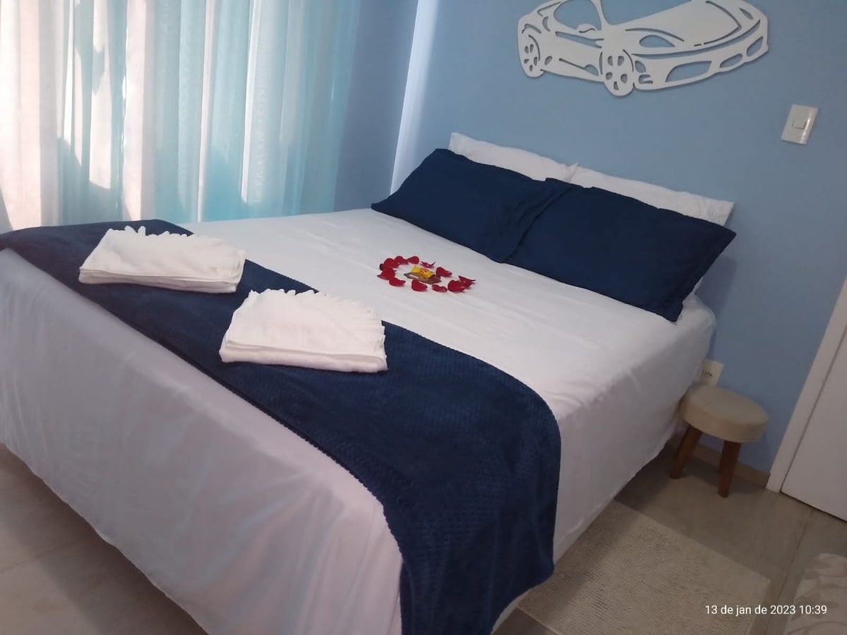 ห้องเงียบสงบและอบอุ่นมาก... ห้องนอนสองห้องมีเครื่องปรับอากาศ 