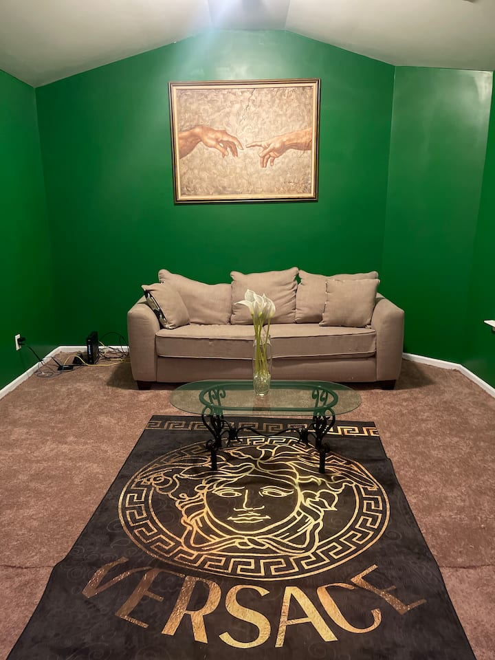 Big Beautiful Room - Rincon, GA