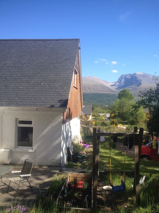 Views of the cottage and mountains