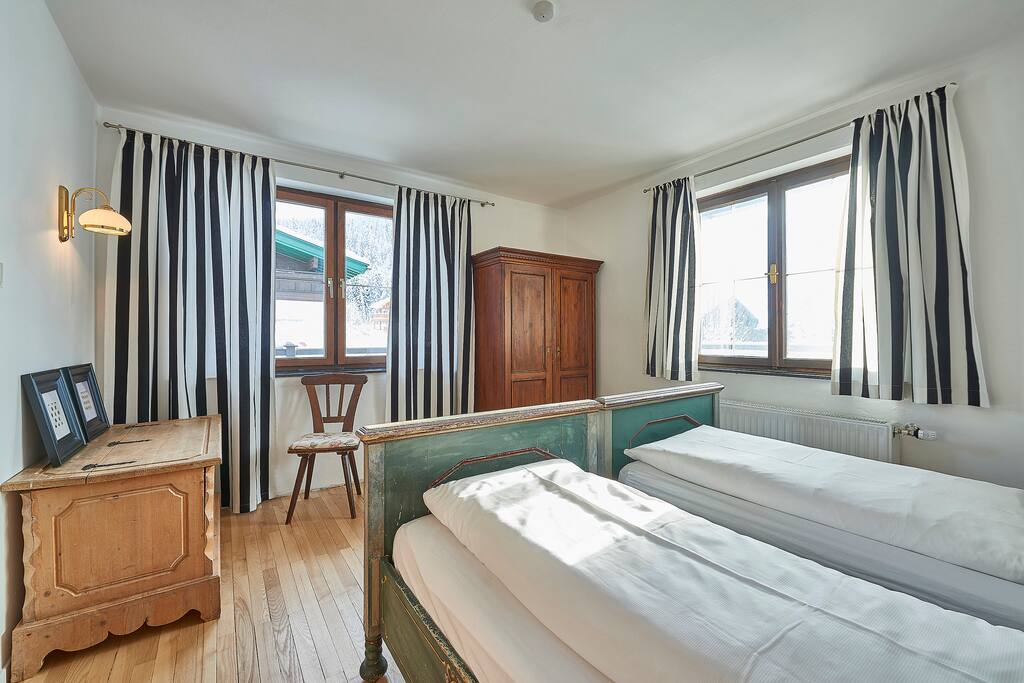 Schlafzimmer 2