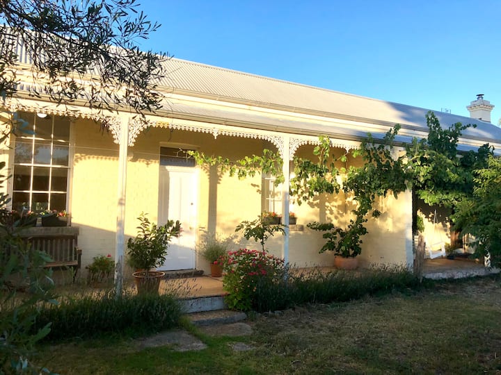 Cute Cottage Cute Town Newstead Cottages For Rent In Newstead cute-cottage-cute-town-newstead-cottages-for-rent-in-newstead