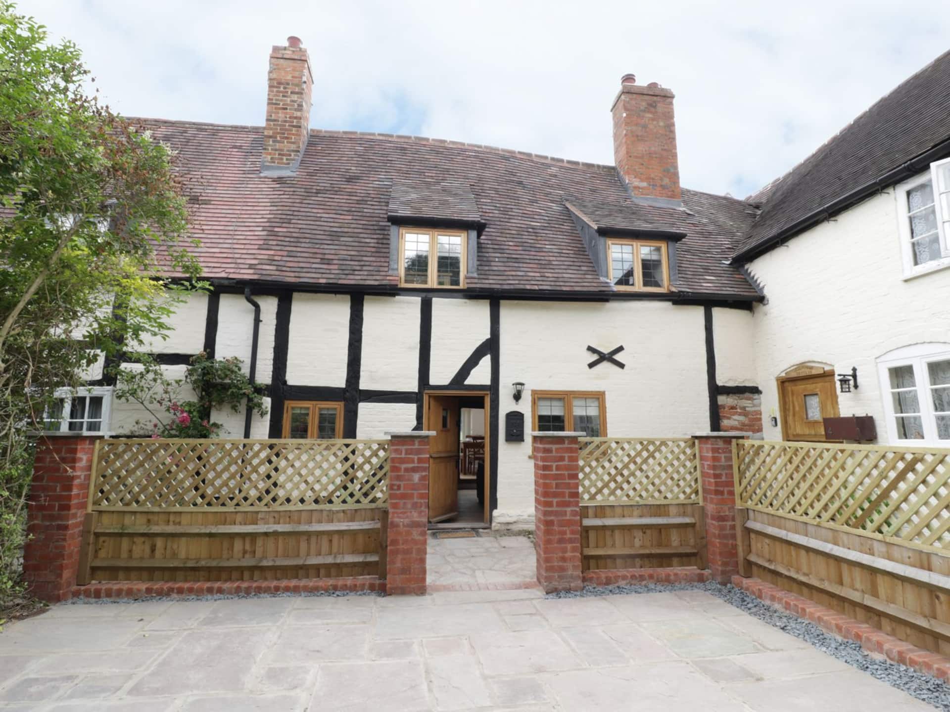 500 year old cottage in Stratford upon Avon