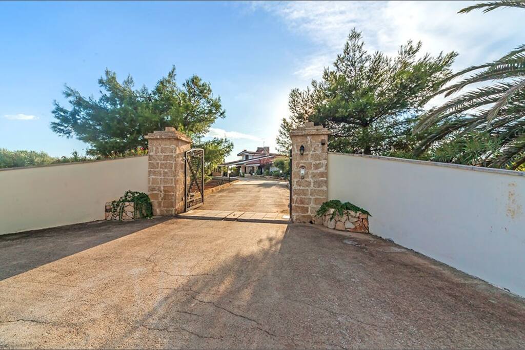Ingresso alla Villa