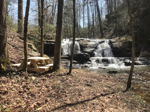 Allegheny Falls Mountain Escape- Maryville, TN