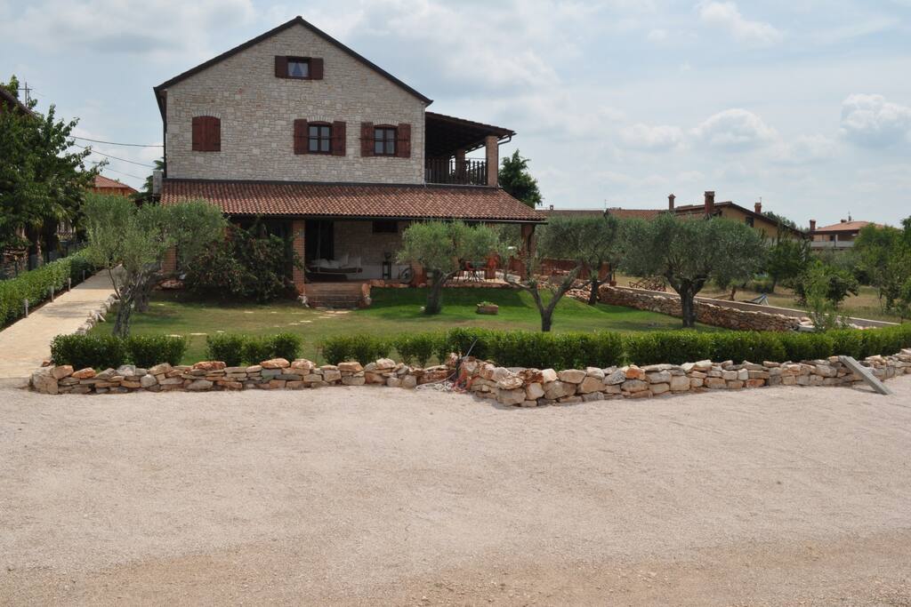 Apartment Oliva 1 with terrace, swimming pool and gym