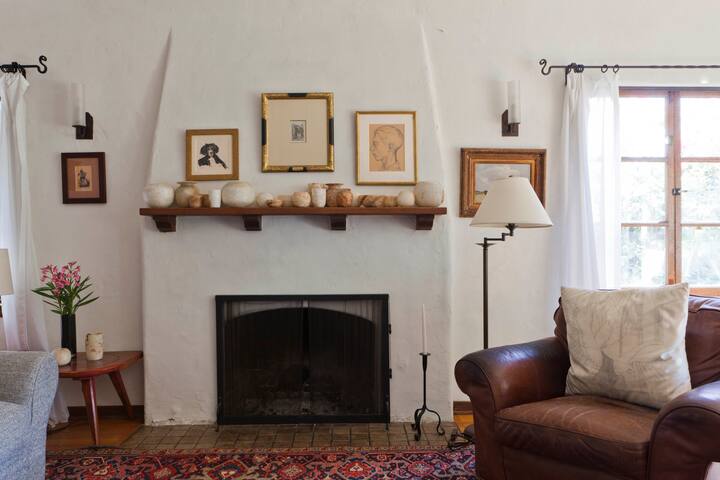 Spanish Oasis w/ Spectacular DTLA Views gallery image 2