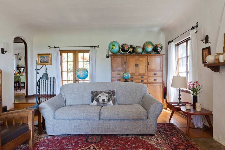 Spanish Oasis w/ Spectacular DTLA Views gallery image 3