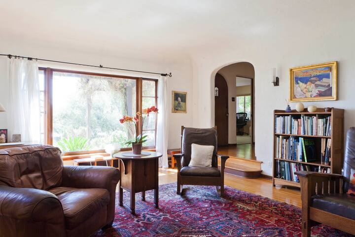 Spanish Oasis w/ Spectacular DTLA Views gallery image 4