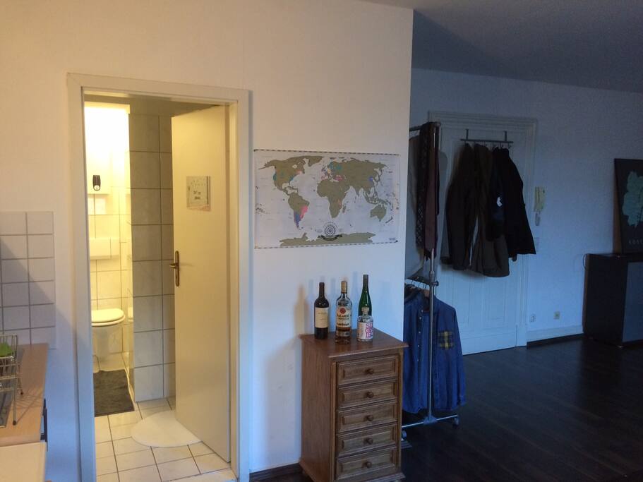 Bathroom & Entrance