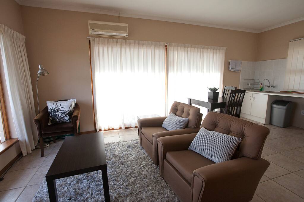 Lounge / Kitchen