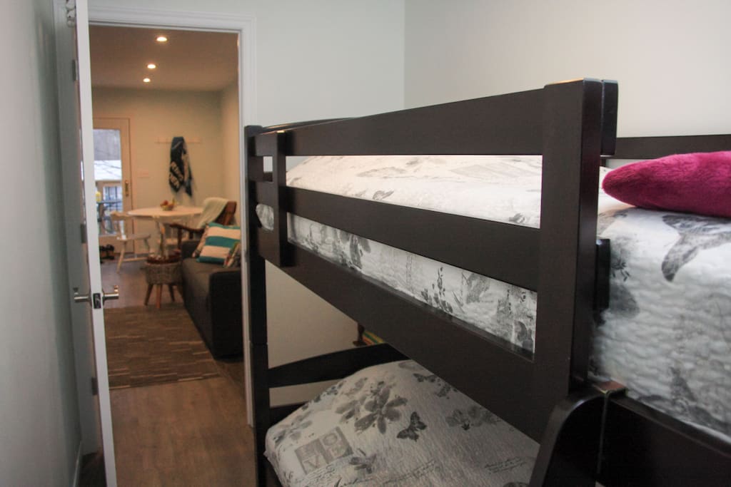 Bunk bed room with several games and books (in case of rain).