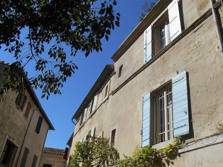 ARLES WELCOME historic center