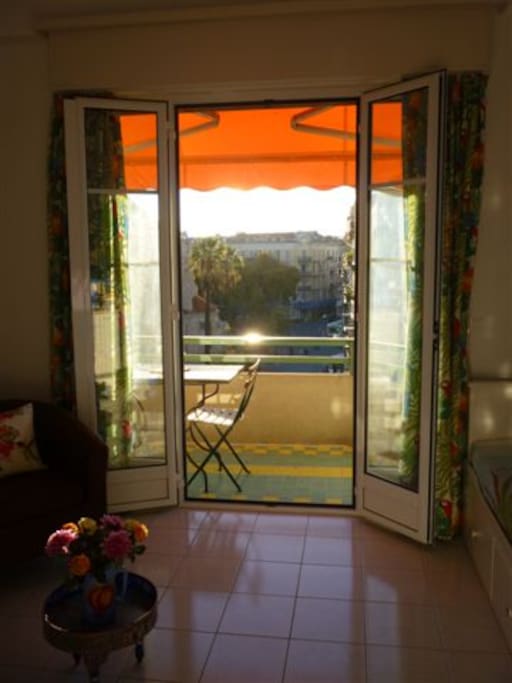 Vue de la terrasse, depuis la pièce principale
