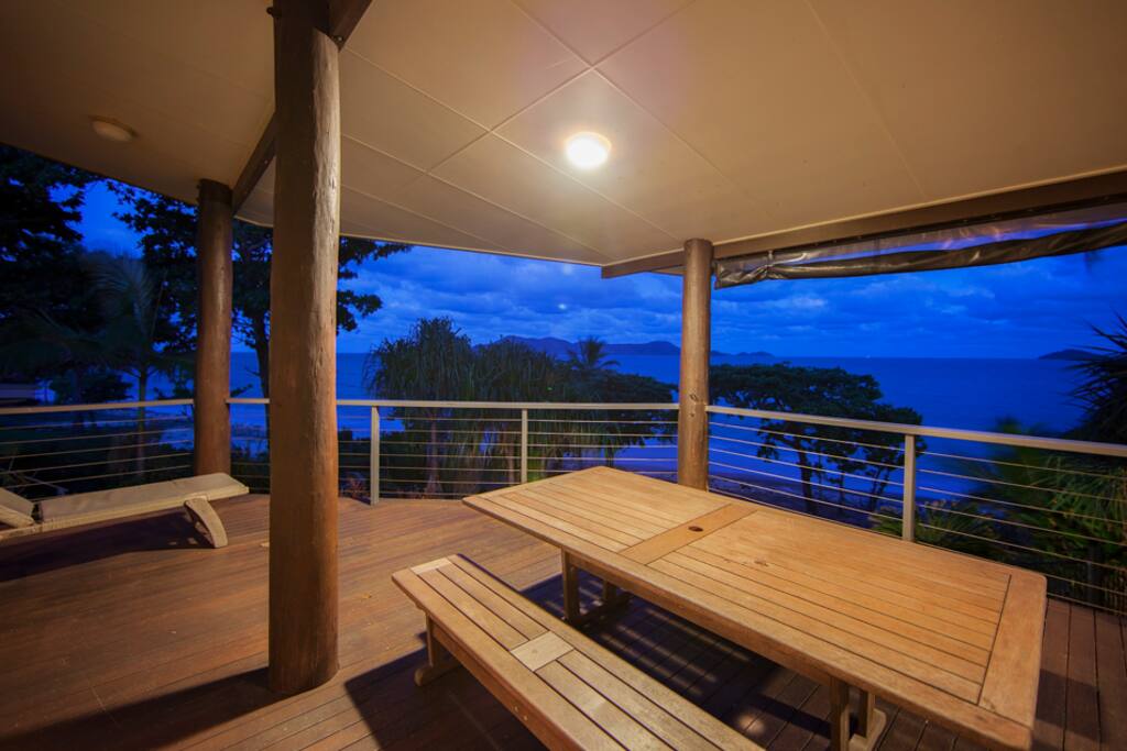 Turquoise Waters - South Mission Beach - Verandah Night View