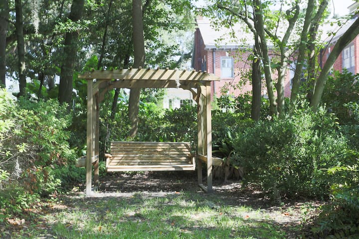 Ardsley Park Carriage House