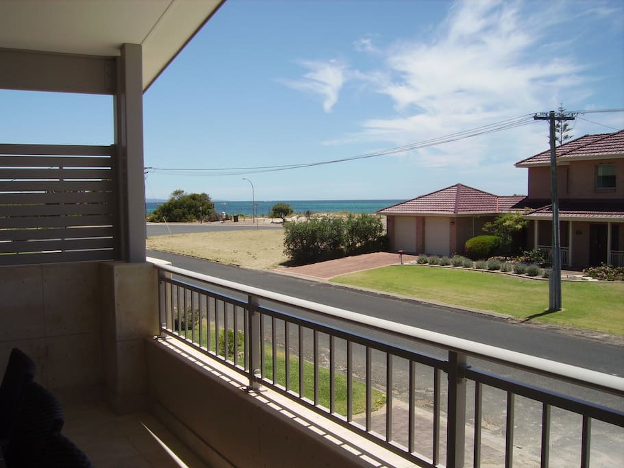 Sit on the balcony and enjoy the evening sunsets over beautiful Geographe Bay