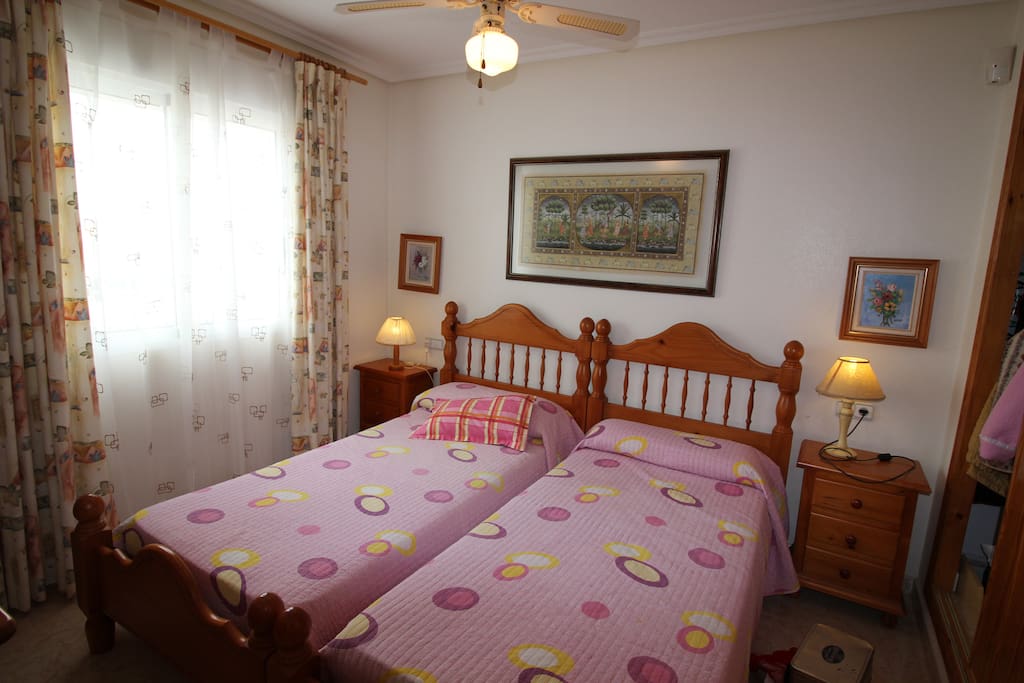 Dormitorio 1 Amarios empotrados
