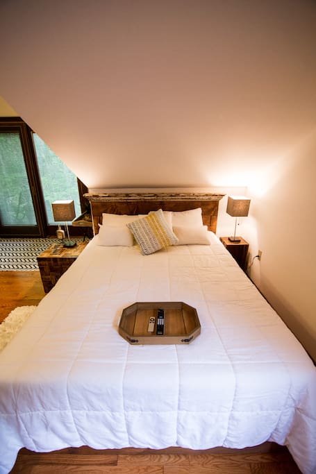 Queen-sized Tempurpedic bed