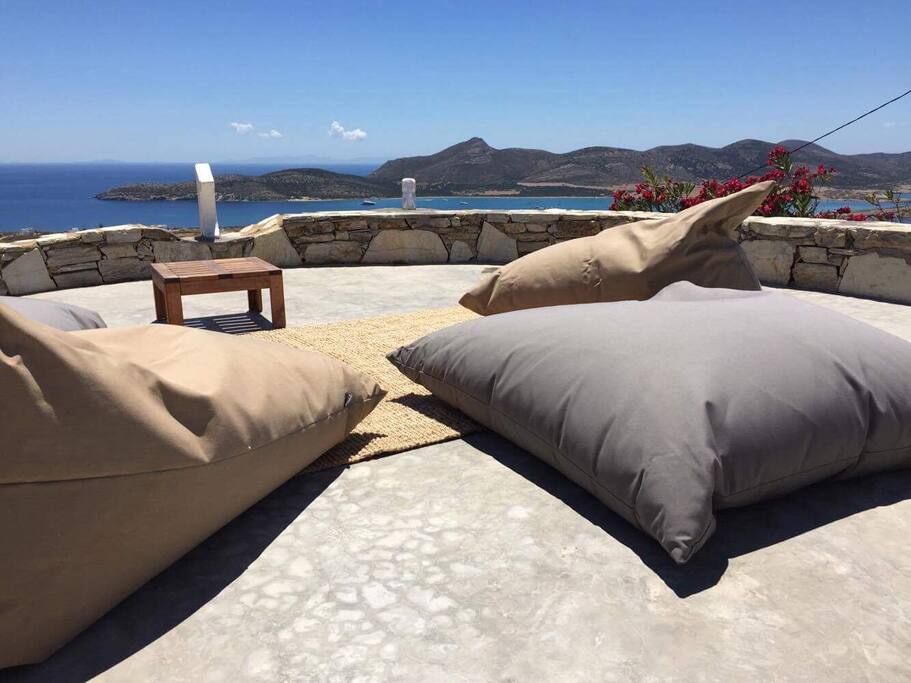 Sweeping views of the ancient sanctuary of Despotiko