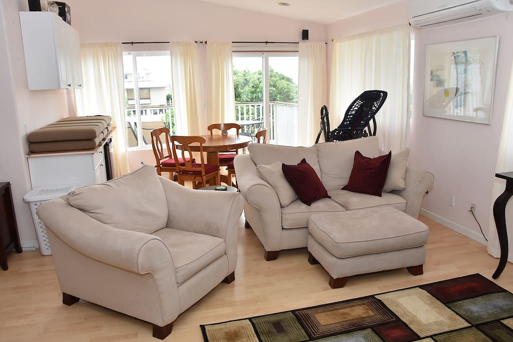 Bedroom living area, Dining nook leads to Lanai.