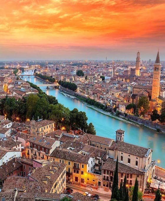 Verona vista dal alto
Verona view from the hill