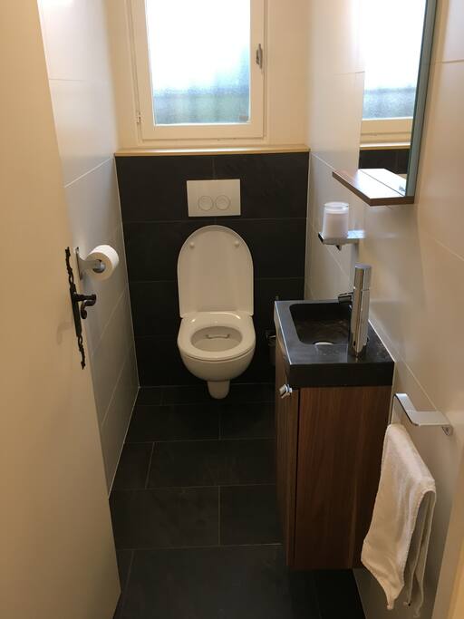 WC à côté de la chambre