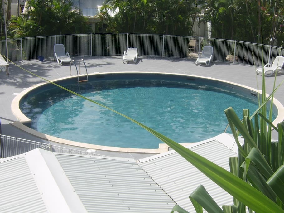 Piscine commune à la résidence