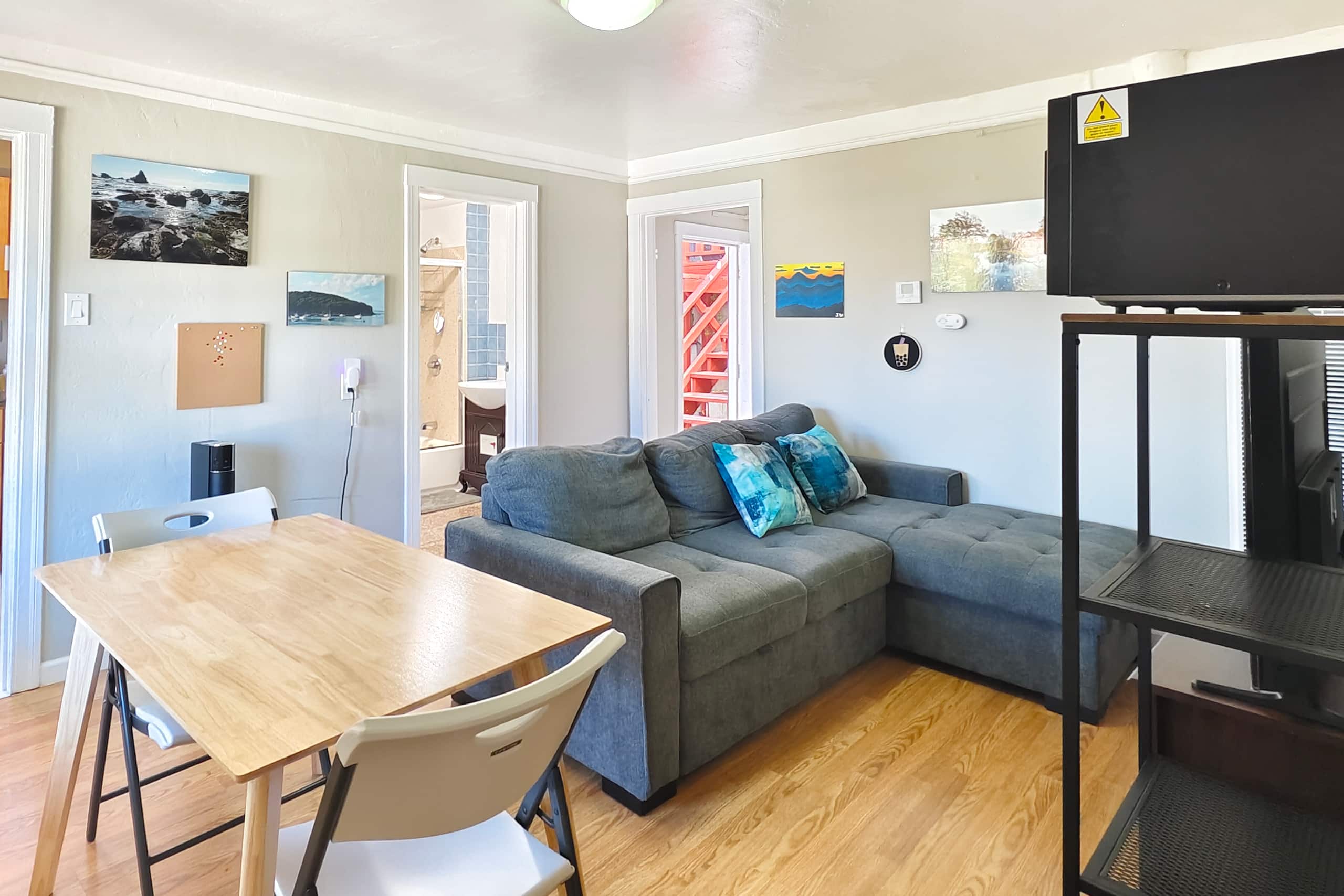 Home in San Francisco · ★4.84 · 1 bedroom · 2 beds · 1 bath - Image 4