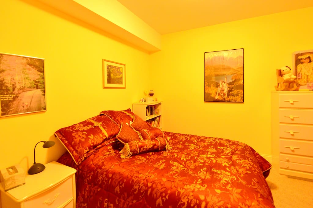 Very comfy full size form bed in a quiet and centrally air-conditioned room